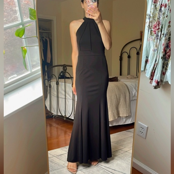 Berydress Dresses & Skirts - Sleeveless Halter Evening Dress